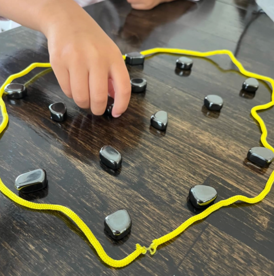 MagnetOut™ Magnetic Strategy Game