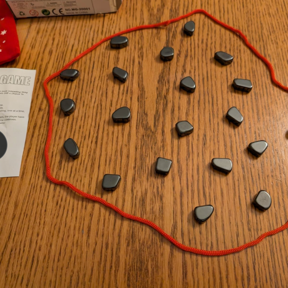 MagnetOut™ Magnetic Strategy Game